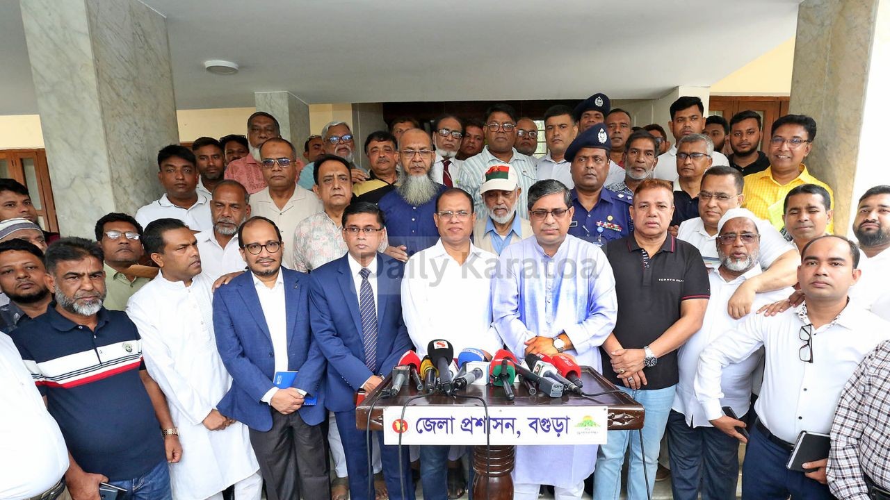 বগুড়ায় প্রধানমন্ত্রীর সফর : ব্রিফিং করলেন প্রতিমন্ত্রী মীর শাহে আলম ও অতিরিক্ত প্রেস সচিব রুমন